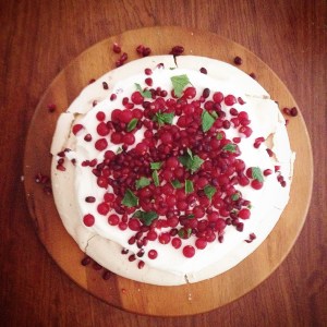 red berry pavlova